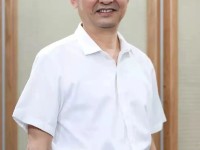 学校开设劳动课，语文老师大喜：再也不用看干瘪瘪的作文了！