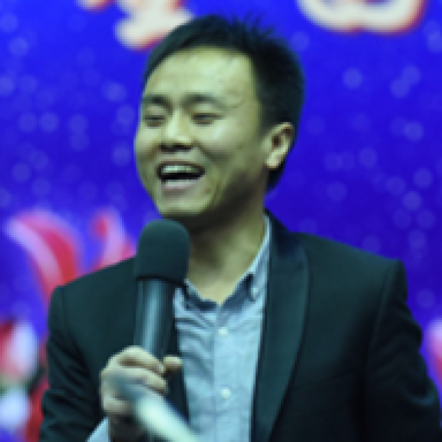 张家龙