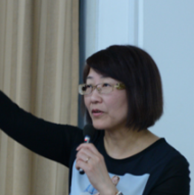 董蓓菲 董蓓菲