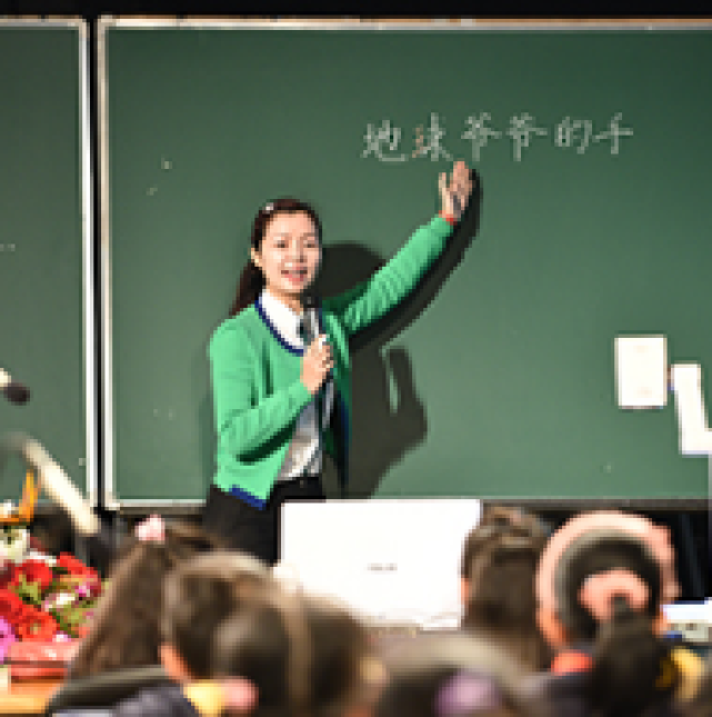 赖丽英