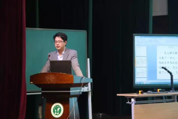 北京市教委中小学校园阅读促进共同体副秘书长李根柱